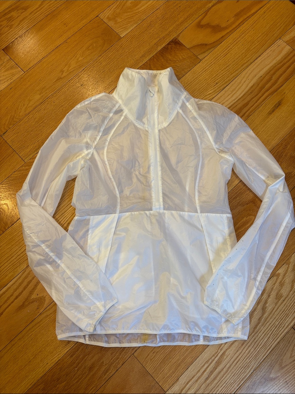 lululemon athletica White RUN WITH IT Lightweight 3/4 zipper pullover.
